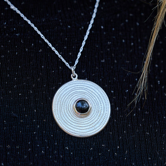 large ndoro onyx pendant made in Zimbabwe